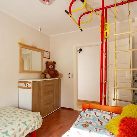 Great Place For Families Or A Small Group Apartment